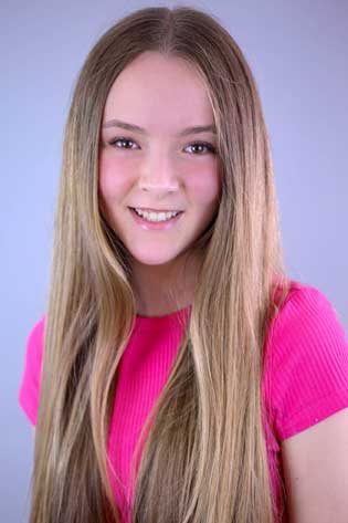 Maisie Beavers Actor Headsot 2025